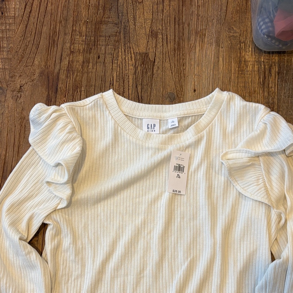 GAP Cream Ruffle Shoulder Top - Picture 3 of 4